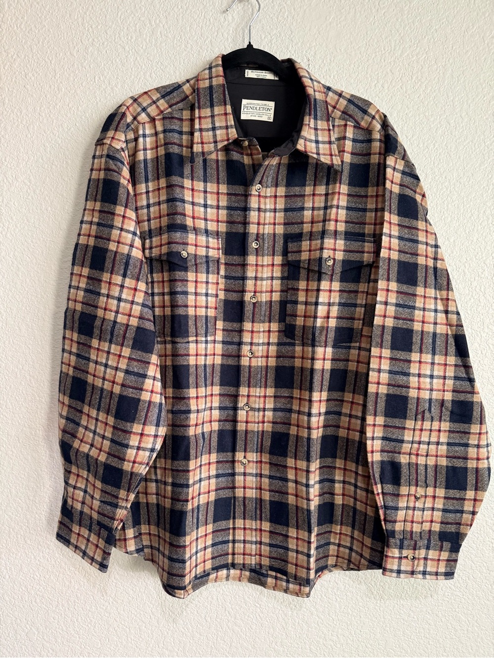 Pendleton Plaid Wool Button-Down outdoor Shirt  in Navy, Cream & Red Accents XL